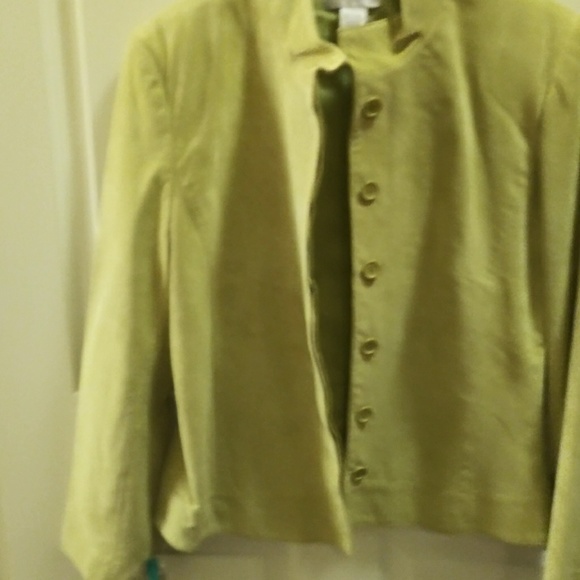 Lady's jacket with matching top. - Picture 2 of 4